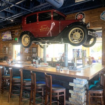 Ford's Garage Wesley Chapel - Bar area, Ford's Garage Restaurant, Lutz, by Land O Lakes, North North Tampa Bay - Burgers Near Me - Lutz, Florida