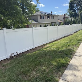 Ruggerio’s Outdoor Services - Vinyl fence - Fences & Gates Near Me - Wilmington, Delaware Ruggerio’s Outdoor Services - Vinyl fence - Fences & Gates Near Me - Wilmington, Delaware