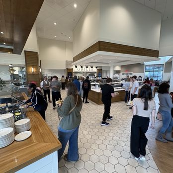 Hershey Farm Resort - Buffet Area - Hotels Near Me - Ronks, Pennsylvania