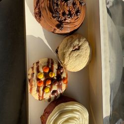 Sweets Stars - Cookies & cream, classic chocolate chip, m&M and red velvet