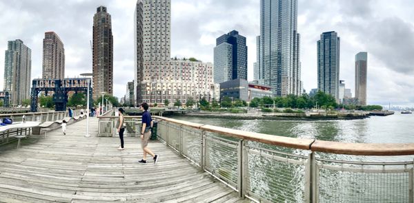 Hunter's Point South Park by null