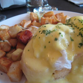 Urban Diner - Traditional eggs benedict - Diners Near Me - Edmonton, Alberta