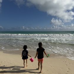 Bellows Field Beach Park Campground - Soft white Sand