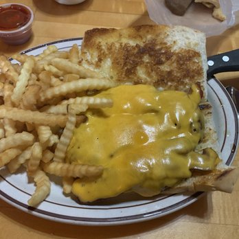 Hungry Peddler - Windsorburger - American Near Me - La Crosse, Wisconsin Hungry Peddler - Windsorburger - American Near Me - La Crosse, Wisconsin