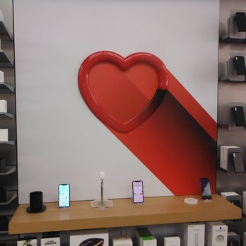 Apple - Charleston - Apple Store On King - Mobile Phones Near Me - Charleston, South Carolina Apple - Charleston - Apple Store On King - Mobile Phones Near Me - Charleston, South Carolina