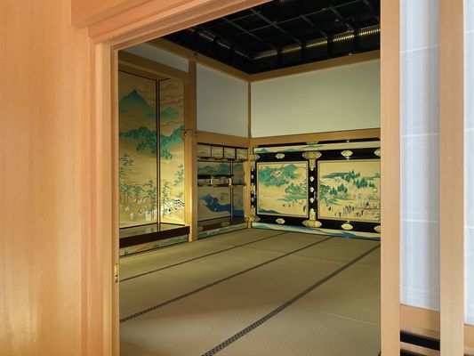 Honmaru Palace by null