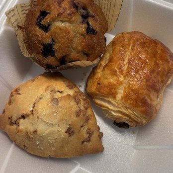 JB's Corner Cafe - Blueberry muffin, apple cinnamon scone & chocolate croissant. - Cafes Near Me - Punta Gorda, Florida JB's Corner Cafe - Blueberry muffin, apple cinnamon scone & chocolate croissant. - Cafes Near Me - Punta Gorda, Florida