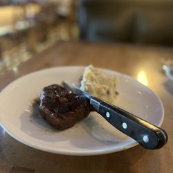 Walnut Grill - Sunset Hills - 8oz with mashed potatoes