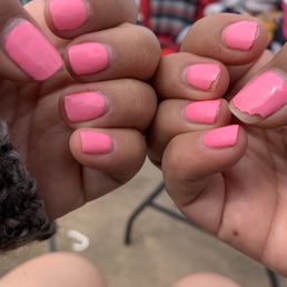 Right hand gel mani is destroyed left hand in tact :/ Right hand gel mani is destroyed left hand in tact :/