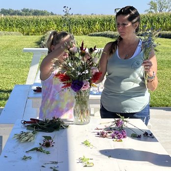 Dollie’s Farm - Learning how to make a beautiful flower arrangement. - Flowers & Gifts Near Me - Franklin, Indiana Dollie’s Farm - Learning how to make a beautiful flower arrangement. - Flowers & Gifts Near Me - Franklin, Indiana