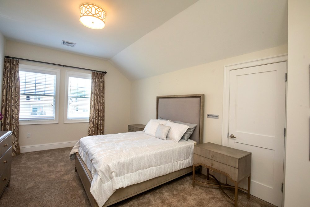 PONDVIEW ESTATES Updated July 2024 71 Photos 100 Julia Dr