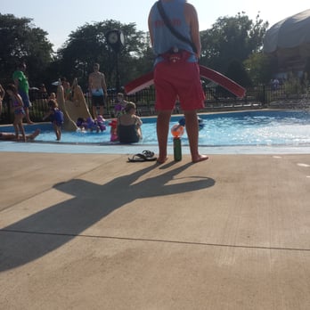 East End Pool - Zero depth kiddie pool for children under 3 - Swimming Pools Near Me - Elmhurst, Illinois East End Pool - Zero depth kiddie pool for children under 3 - Swimming Pools Near Me - Elmhurst, Illinois