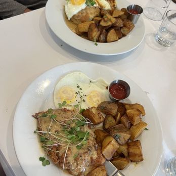 Table Twenty Five - Country fried chicken breakfast and biscuits and gravy breakfast - New American Near Me - Ogden, Utah