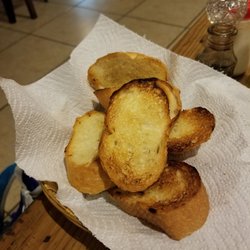 Familia Time - Garlicky bread