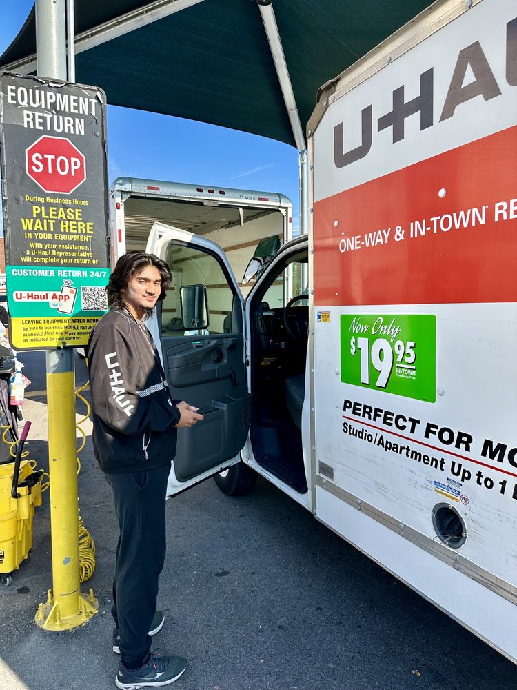 U Haul Moving Storage At Roosevelt Blvd