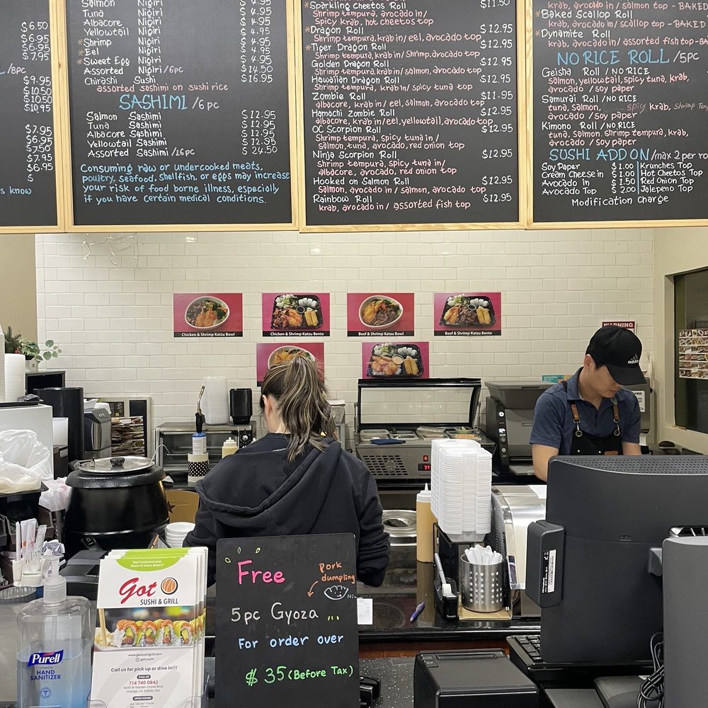 Casual place with plenty of roll selection! Casual place with plenty of roll selection!
