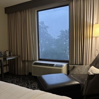 DoubleTree by Hilton Harrisonburg - Stormy but quiet. - Hotels Near Me - Harrisonburg, Virginia