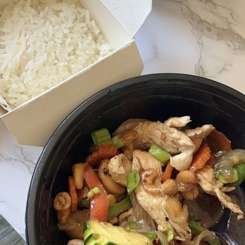 Thai Chiang Mai - Cashew nut chicken with white rice - Thai Near Me - Pleasanton, California