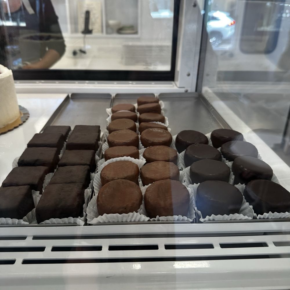 Mille Fete - Brownie?, Lili Bell and Classic Bell - Bakeries Near Me - Honolulu, Hawaii Mille Fete - Brownie?, Lili Bell and Classic Bell - Bakeries Near Me - Honolulu, Hawaii