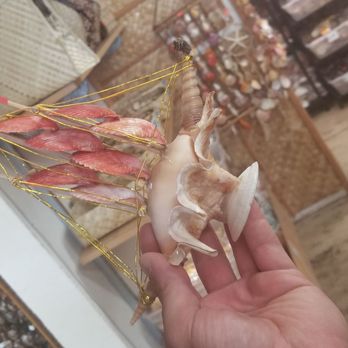 Dolly's Handicraft - Jewelry Near Me - Hilo, Hawaii