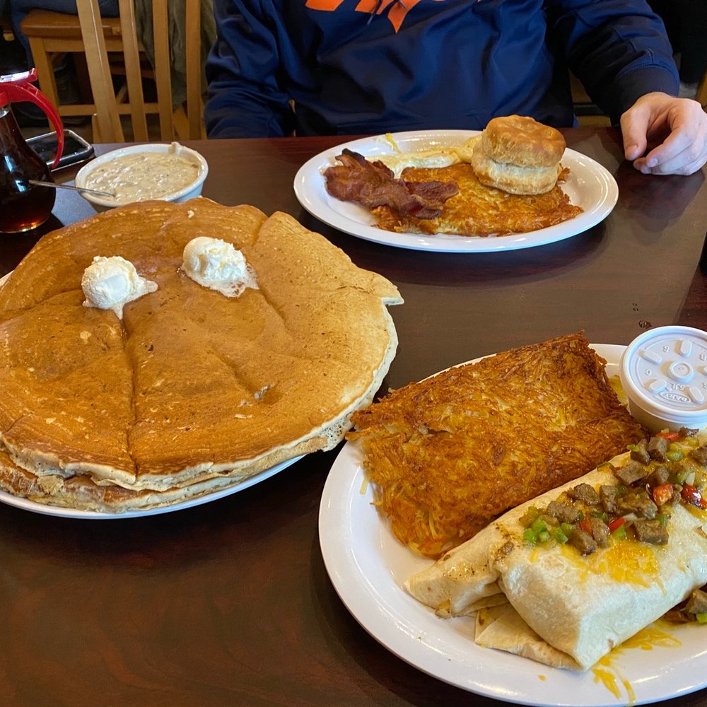 Billy Gail's - Sweet cream vanilla pancakes, breakfast burrito - American Near Me - Branson, Missouri Billy Gail's - Sweet cream vanilla pancakes, breakfast burrito - American Near Me - Branson, Missouri