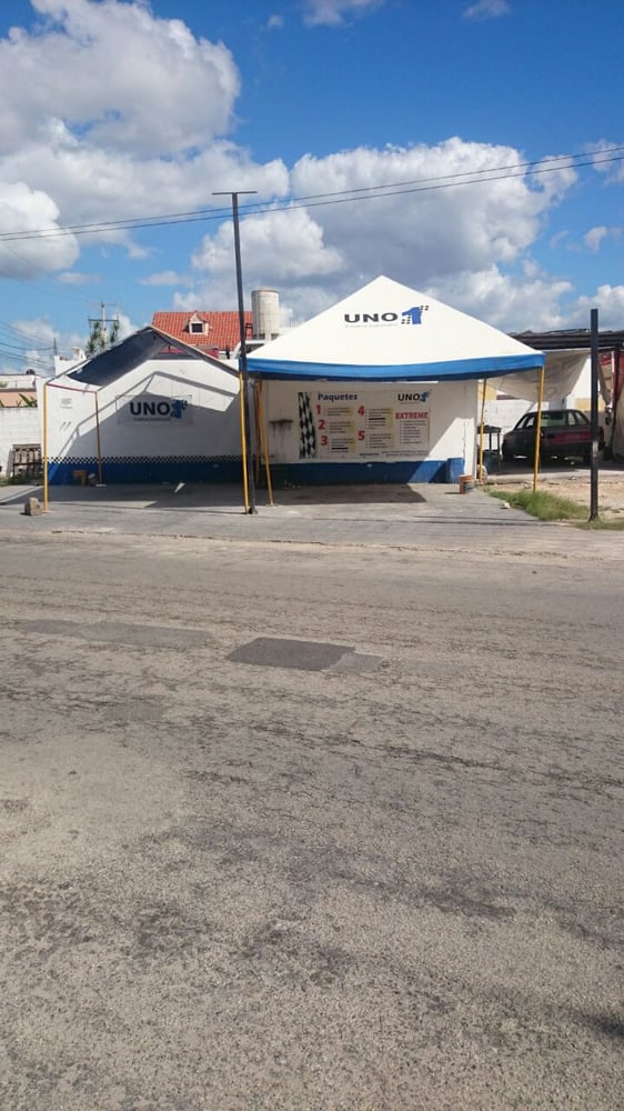 Uno estética automotriz