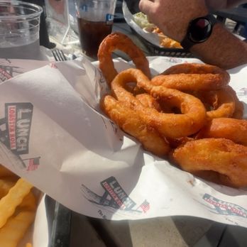LUNCH Lobster Roll - Battered Onion Rings - Seafood Near Me - Amagansett, New York