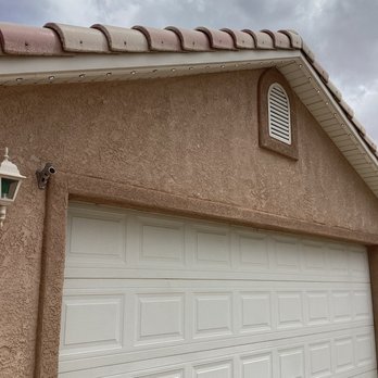 Beacon exterior lighting - Holiday Decorations Near Me - Washington, Utah
