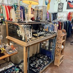 South Pas Vintage
