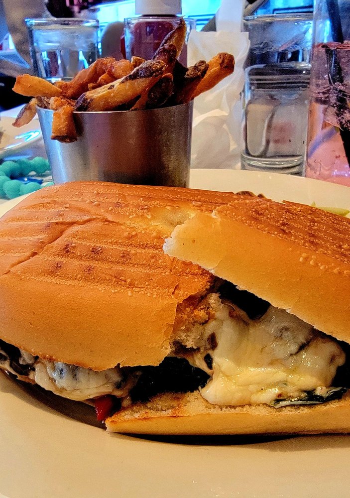 BK SWEENEY’S UPTOWN GRILLE Updated October 2024 159 Photos & 185