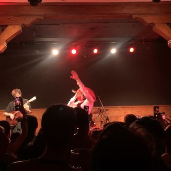Schubas Tavern - Music Venues Near Me - Chicago, Illinois