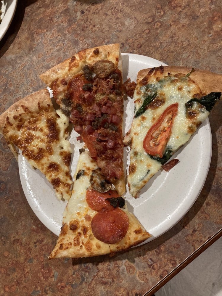 Pizza Ranch Logo