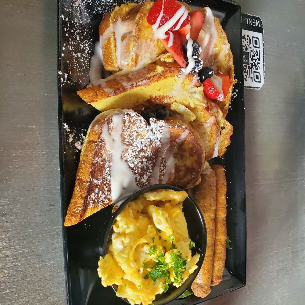 Augie’s Cafe - French toast platter - Cafes Near Me - Atlanta, Georgia