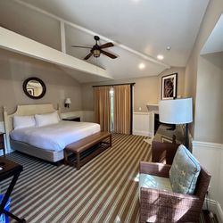 Lighthouse Lodge & Cottages - Spacious room