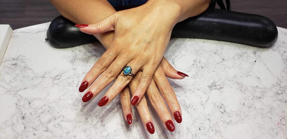 Regal Nails, Salon & Spa Logo