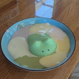 Pandan tofu pudding -- mixed flavors Pandan tofu pudding -- mixed flavors