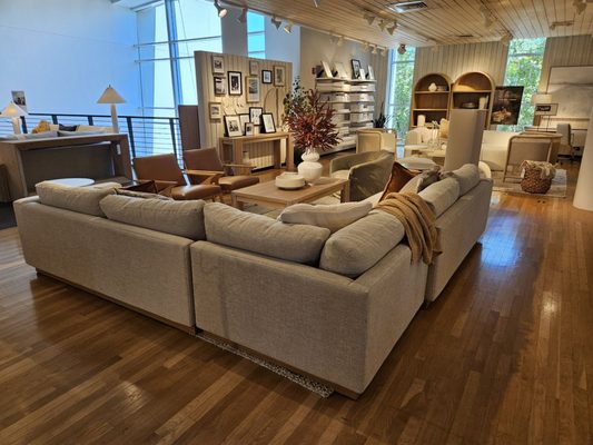 Crate & Barrel by null