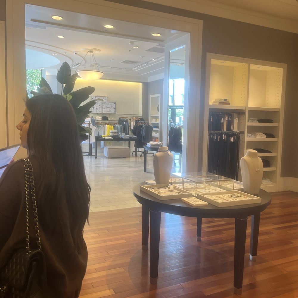Banana Republic - Women's Clothing Near Me - Chino Hills, California