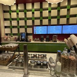Scoops - Interior & Menu
