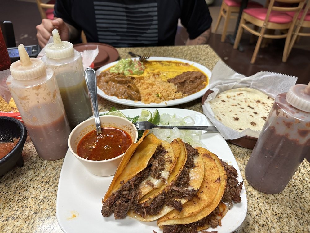 Taqueria El Salto Jalisco, Corpus Christi Roadtrippers
