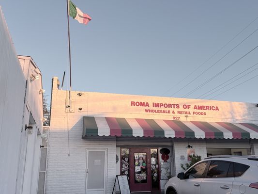 Roma Imports by null