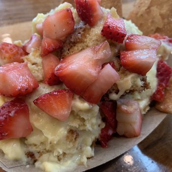 Heritage Beer - HOT BAKED PUDDIN' (sesame seed Hokkaido milk bread, vanilla, bananas, caramel sauce, and macerated strawberries) - Breweries Near Me - Oceanside, California Heritage Beer - HOT BAKED PUDDIN' (sesame seed Hokkaido milk bread, vanilla, bananas, caramel sauce, and macerated strawberries) - Breweries Near Me - Oceanside, California