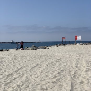Surfer Beach Hotel - Pier south of hotel - San Diego, CA