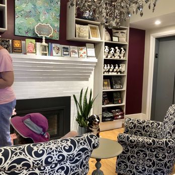 Harvey's Tales - Cozy places to sit. - Bookstores Near Me - Geneva, Illinois