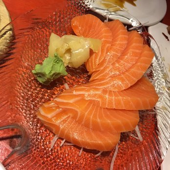 Kasuga Sushi - salmon and broccoli on a glass plate - Sushi Bars Near Me - Chilliwack, British Columbia Kasuga Sushi - salmon and broccoli on a glass plate - Sushi Bars Near Me - Chilliwack, British Columbia