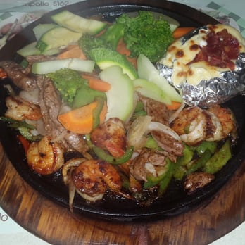 Sandys - Mar y tierra - Restaurants Near Me - Guadalajara, JAL