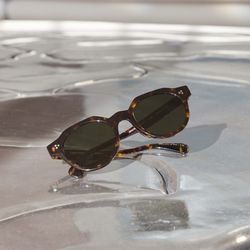 Oliver Peoples