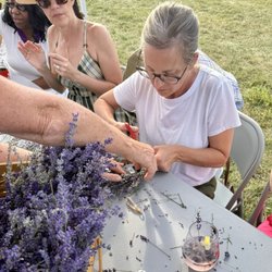 Belle Lavande Lavender Farm - Lavender wreath making