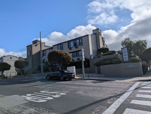 Wave Street Inn by null