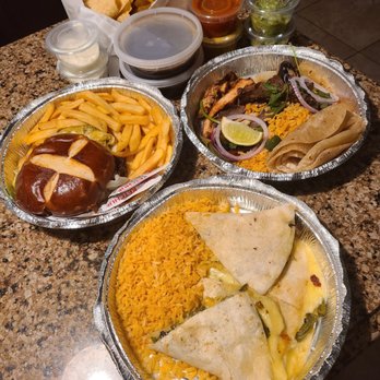 Ambriza - Ambriza burger, fajitas, veggie quesadilla - Mexican Near Me - Houston, Texas